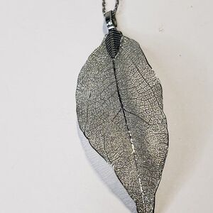 Silver Delicate Leaf Shaped Pendant Necklace Nature Sweater Minimalist